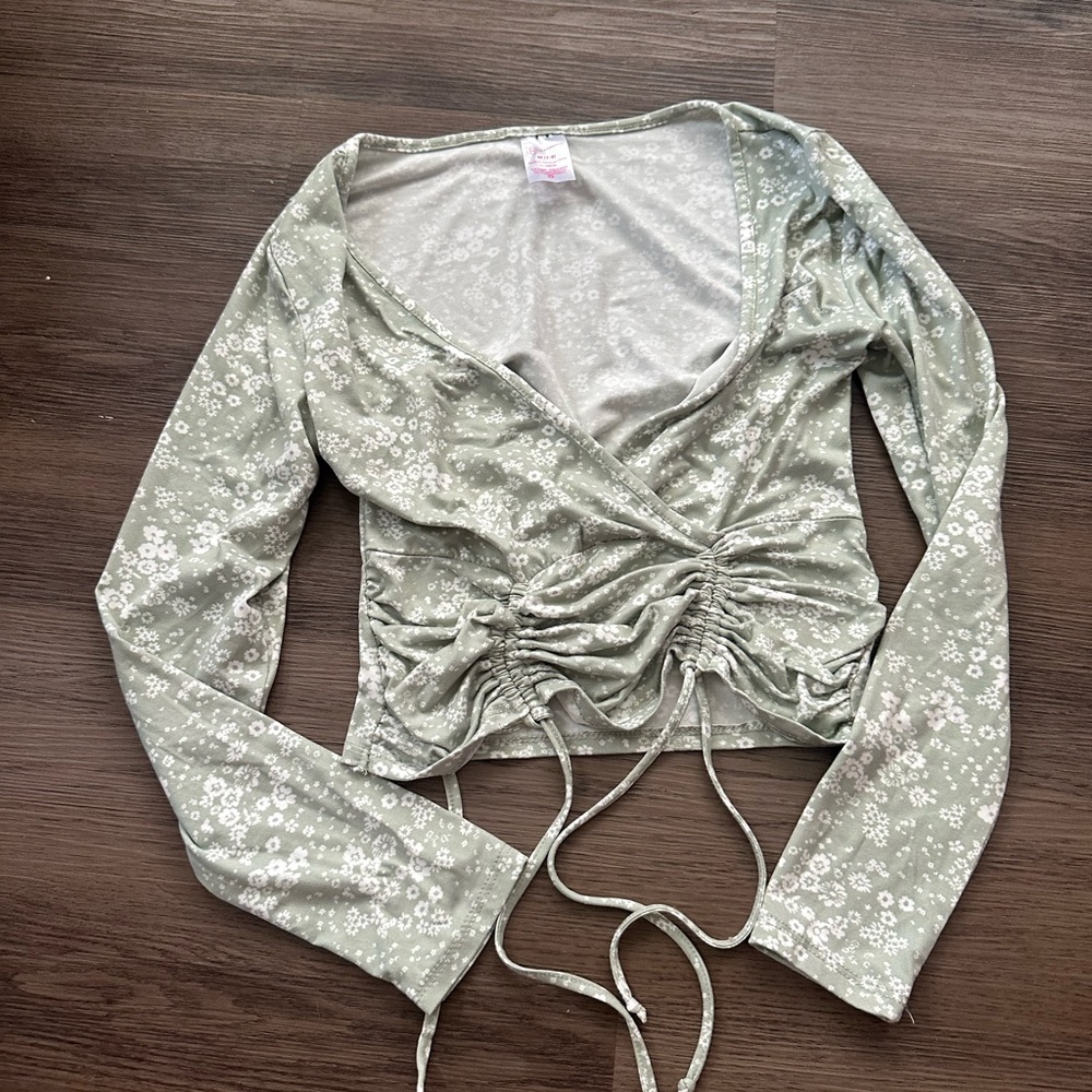 Green sage crop top long sleeve